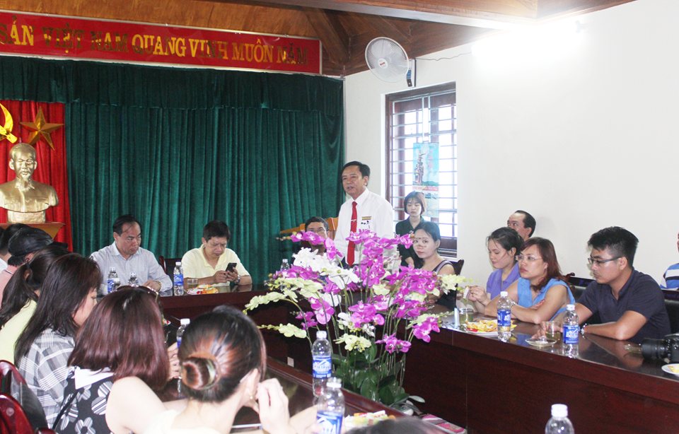 Giám đốc BQL Khu di tích Truông Bồn Chu Vĩnh Hiệp giới thiệu tóm tắt về lịch sử Truông Bồn